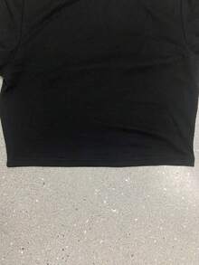 Fashionable Hot Style! Pink & Golden 3D Sexy Lips "BIG LIBRA ENERGY" Print Zodiac Element Crop Top T-Shirt, Streetwear Style, Casual Wear, Statement Tee, Bold Design, Lightweight Fabric, Soft Texture, Fashion Tee, Printed Shirt, Women, Zodiac Fans - 黑色 - 查看 6