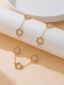 1pc Fashionable & Versatile Women's Gold Hollow Lucky Clover Pendant Necklace - Yellow Gold - View 2