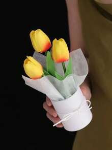 1 束优雅郁金香花束，装在小花桶中 - 非常适合家居装饰、生日礼物和拍照道具，也适用于情人节、感恩节、母亲节和毕业典礼等庆祝活动，是理想的花卉装饰。 - 彩色 - 查看 4