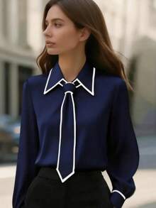 女士优雅黑白撞色领长袖衬衫，配领结细节 - 经典领商务休闲衬衫，适合所有季节，办公休闲皆宜，修身剪裁，打造专业半正式的春季着装风格 - 藏蓝色 - 查看 2