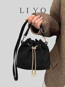 哑光皮革水桶包，女士时尚抽绳褶皱单肩包 - 黑色 - 查看 2