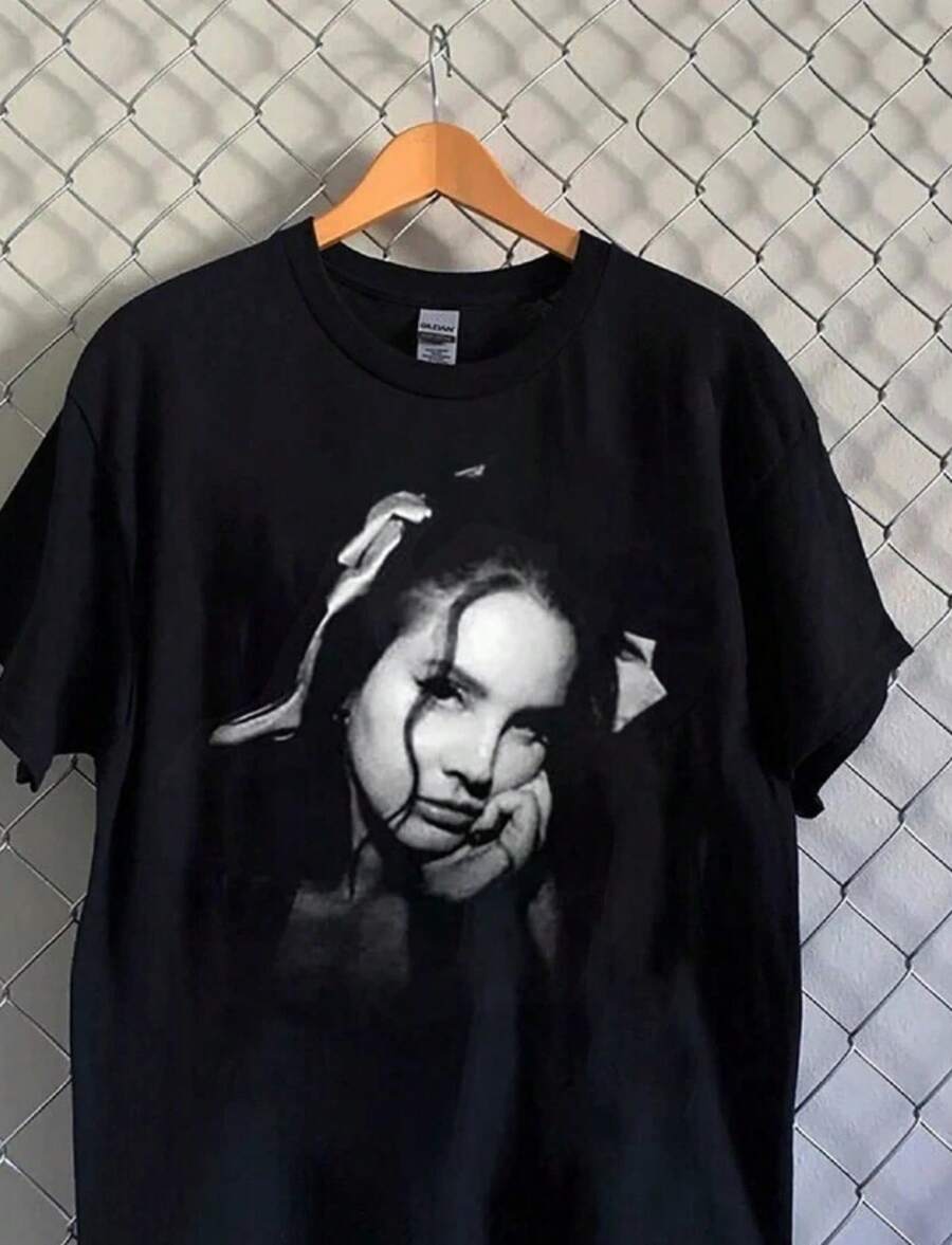 Lana Shirt Del Rey Graphic Del Rey Tour 2023 Tshirt - màu đen - Xem 1