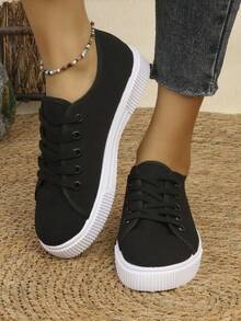 1双女士平底防滑休闲时尚运动鞋，简约百搭的低帮帆布鞋，经典透气休闲鞋，适合日常通勤和户外活动