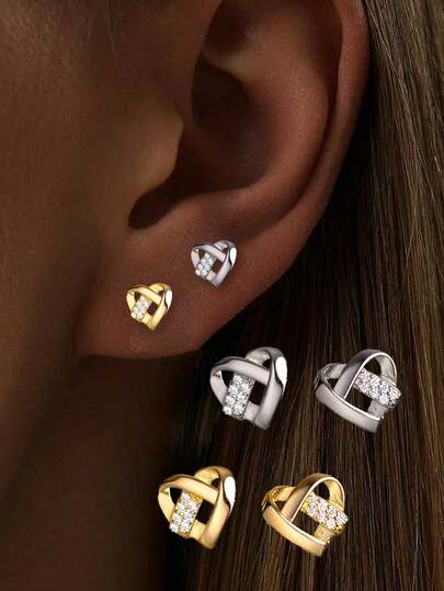 一对S925纯银心形耳环 - 韩式风格，独特设计。适合女性佩戴，日常佩戴的理想之选，也是送给女友、母亲和姐妹的完美礼物。