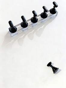 1 个小型美甲底座，带磁性底座，用于放置和展示按压式美甲装饰、假指甲底座、美甲底托、美甲练习工具、美甲沙龙设备和装饰品。适用于美甲沙龙存放和展示美甲工具，以及 DIY 和练习美甲配件。 - 彩色 - 查看 2