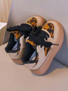 1 Pair Unisex Leopard Print Style Low-Top Sneakers, Soft Sole Non-Slip Casual Shoes, Fashion Versatile Children Canvas Shoes, Suitable For All Seasons - Khaki - View 3