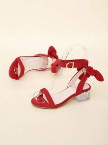 Đôi sandal cao gót mũi nhọn trong suốt màu đỏ có nơ dành cho trẻ em này phù hợp cho mùa hè, mặc thường ngày, những dịp trang trọng nhẹ, đi chơi với bạn bè, dạo chơi và các hoạt động ngoài trời. - Đỏ - Xem 2