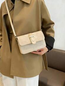 1个迷你纯色方形包，金属扣装饰，仿麂皮PU可调节肩带，女士翻盖斜挎包，适合日常使用、购物、约会 - 米色 - 查看 3