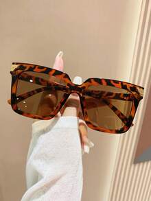 Óculos de Sol Unissex Quadrados Retrô Marrons com Estampa de Leopardo (1 Par), Ideais para o Verão, Férias, Festivais de Música Eletrônica, Estilo Urbano, Estilo Esportivo, Pesca, Viagens, Passeios em Família, Caminhadas, Golfe, Looks de Férias, Dirigir, Atividades ao Ar Livre, Trajes Elegantes, Praia, Festas e Ambiente de Férias - chá com estampa de leopardo - Ver 2