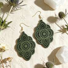 1 Pair Wooden Lace Pattern Carved Pendant Earrings - Green - View 7