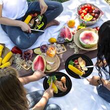 50/24个7英寸/9英寸一次性纸盘，防漏加厚，3秒即可清理，适用于派对/露营/家庭使用，适合生日、毕业典礼、圣诞节、感恩节、万圣节和其他庆祝活动。 - 黑色 - 查看 10