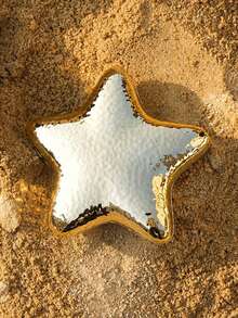 这款金色星形硬壳手提包适合多种场合，包括晚宴手拿包、迷你单肩链条包和时尚闪亮星形包。是女性通勤、购物和约会的理想之选。 - 金色 - 查看 3