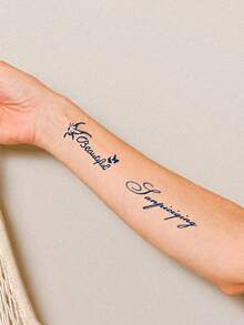 1张蝴蝶、花朵、字母图案的临时纹身贴纸，适用于手腕、手臂、腿部、腰部、胸部、身体等部位，半永久性仿真纹身。