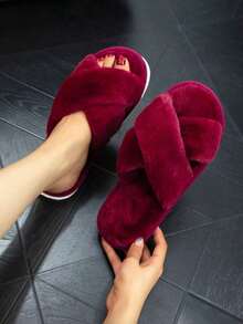 1pcs Latest Crisscross Design Fluffy Women's Indoor Slippers, Fashionable & Minimalist, Silent, Perfect For Home Use - Burgundy - View 2