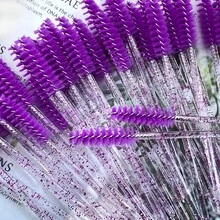 100支一次性睫毛刷/眉刷，不含酒精和油脂配方，是化妆和美容的理想工具，无需电源或电池