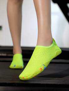 女士水鞋，速干赤足水鞋 - 透气轻便，四季皆宜，适合游泳、沙滩、徒步、室内健身和排球运动，鞋面采用织物面料，橡胶鞋底。 - 螢光綠 - 查看 11