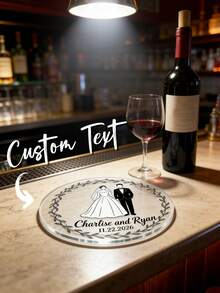 1件定制婚礼杯垫，可个性化定制文字、花环和婚礼服饰图案，婚礼回礼及装饰设计，实用独特又优雅，适合作为送给她的时尚礼物/结婚纪念日纪念品/情侣礼物，是情侣/新婚夫妇/爱人的理想之选，也是婚礼庆典的完美之选。