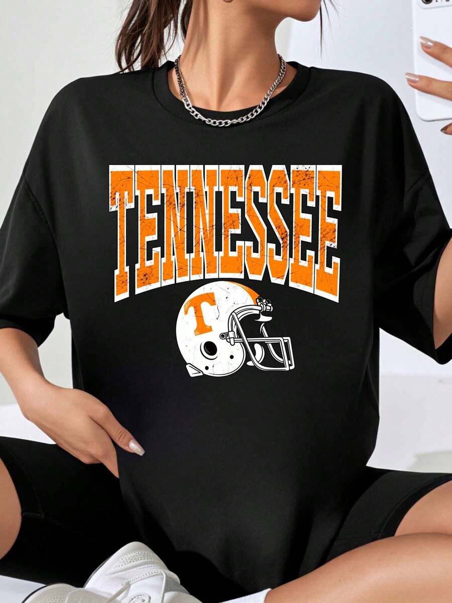 Tennessee Volunteers Football Helmet Graphic T-Shirt Women Oversized Black Casual Top College Sport Fan Apparel - màu đen - Xem 1