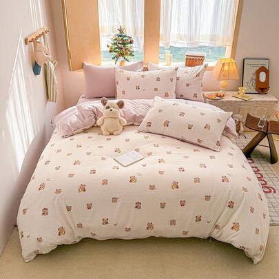一套波点小熊印花被套，拉链设计，可爱蝴蝶结图案，舒适床上用品套装，包含1个被套、1个床单和2个枕套，适合儿童和成人，被套和枕套不含填充物，四季皆宜。