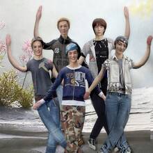 30cm New Abstract K-Pop Idol Doll - Fully Articulated Posable Skeleton Doll, Movable Limbs - Multicolor - View 1