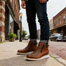 Botas vaqueras de estilo retro con cremallera lateral tejidas a mano en ratán, botas cortas casuales para hombres, botas planas versátiles, botas de cuero sencillas - Marrón - Ver 1