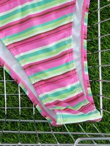 Bộ bikini buộc dây cổ yếm phối màu tươi tắn, kiểu dáng châu Âu và Mỹ dành cho nữ, gồm áo và quần tam giác, thích hợp cho kỳ nghỉ hè trên bãi biển. - màu xanh lá - Xem 8