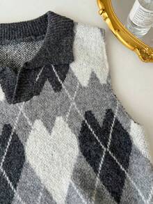 1 pieza Chaleco de estilo universitario de moda para mujer, chaleco de jacquard con diseño de corazón argyle, top de chaleco suave y versátil, top sin mangas con cuello, chaleco de suéter de punto, chaleco casual y vintage - Multicolor - Ver 6