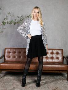 Branco com detalhe preto