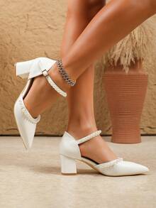 新款时尚女士尖头珍珠装饰镂空粗跟白色休闲舒适高跟鞋