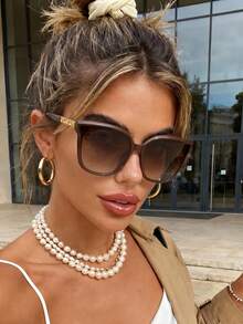 1 Pair Unisex Brown Square Retro High-End Sunglasses, Full Frame Versatile Stylish Glasses, Suitable For Vacation, Travel, Beach Accessories, Letter Design On Temple, Elegant Style - Double Tea - View 1
