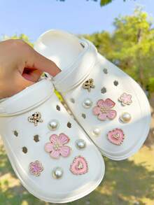 14件套什锦鞋夹（粉色珍珠花、花朵、蝴蝶结、爱心、ABS半圆珍珠），DIY装饰，适用于女士凉鞋、拖鞋、沙滩包。多功能鞋夹，是圣诞节、万圣节和生日派对的理想礼物。 - 粉色 - 查看 2