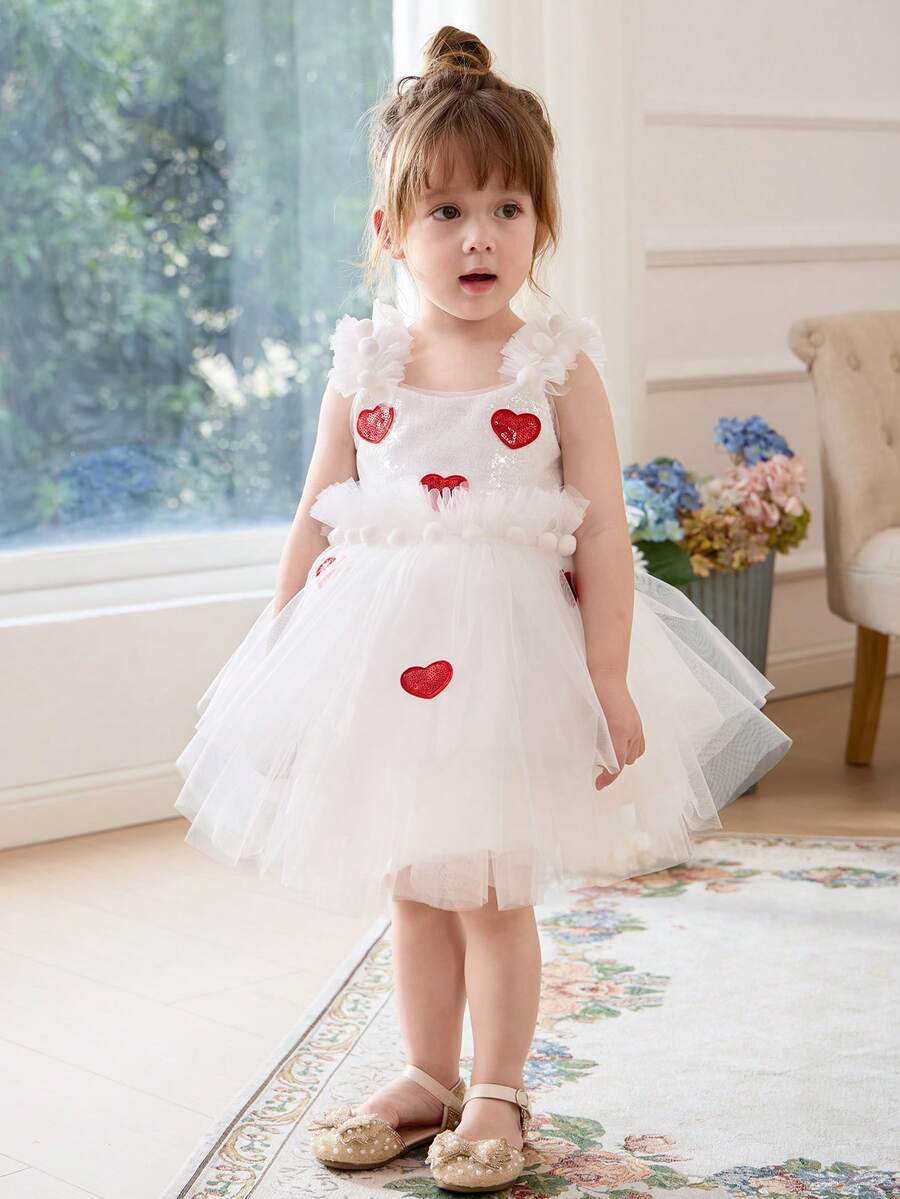 女婴白色亮片撞色红色爱心贴花优雅情人节派对礼服，公主裙，适合女婴一周岁生日派对、婚礼花童、奢华场合庆典礼服 - 白色 - 查看 1