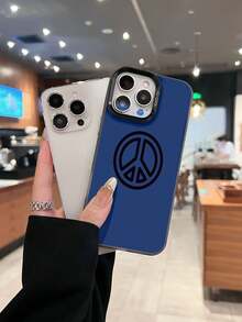 Símbolo de la paz sobre fondo azul. Esta elegante funda es compatible con los modelos  17, 16, 15, 14 Pro Max, 13, 12, 11, XR y XS Plus. Fabricada en silicona TPU y PBT, ofrece protección contra golpes y caídas, además de una sensación superior. Es un regalo ideal para familiares, amigos y seres queridos, y la elección perfecta. - Negro - Ver 1