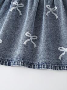 1件装 女童户外休闲日常可爱简约翻领蝴蝶结刺绣无袖牛仔背带裙 - 中等水洗藍 - 查看 6