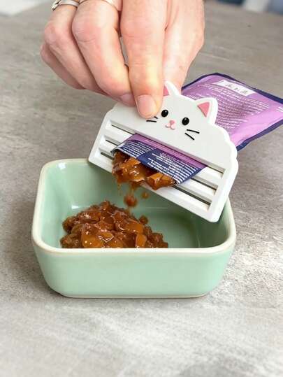 Cat Food Squeezer - Efficiently Squeeze Out Cat Food, Maximize Remaining Food Usage, Ensure . For Cat Owners Who Value Clean Feeding And Convenient Operation, This Squeezer Is The Perfect Choice. It Fits Various Cat Food Bags, Is Easy To Clean, And Maintains Hygiene At All Times.