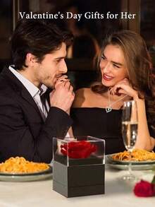 1件浪漫爱情“我爱你”投影宝石项链，玫瑰花礼盒包装，内含永生花，单个项链吊坠置于抽屉式礼盒中，礼盒上可投影100种语言的“我爱你”。适合作为节日礼物。