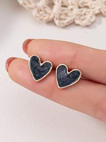 一对时尚心形耳环，适合女孩在假期和日常佩戴，是绝佳的礼物。 - 均碼 - 查看 9