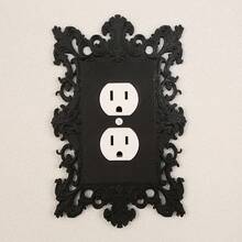 1 khung trang trí công tắc điện kiểu Gothic cổ điển, chạm khắc hoa văn màu đen, thích hợp để trang trí công tắc phòng khách, phòng ngủ. Sản phẩm kèm theo ốc vít, không cần nguồn điện. - màu đen - Xem 2
