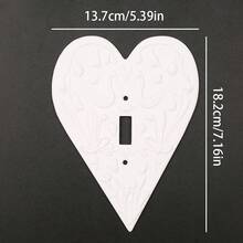 1个甜美白色爱心浮雕开关框，天鹅和花卉纹理，适合情人节家居墙壁开关装饰，附带螺丝，无需电源