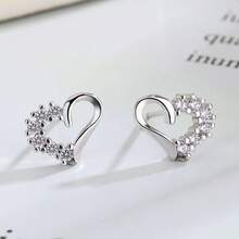1 Pair Silver Sweet Heart Partially Paved Crystal Stud Earrings, Classic High-End Versatile Minimalist Earrings For Women, Suitable For Daily Wear And Valentine's Day - 耳钉 - View 6