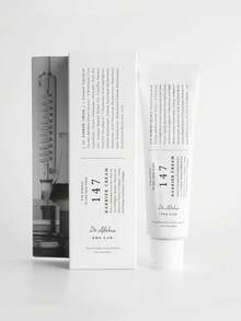 Dr. Althea 147号肌肤屏障保湿防晒霜，修复并强韧敏感、干燥肌肤及受损肌肤屏障。蕴含神经酰胺、积雪草提取物和泛醇。 - 147面霜 - 查看 7