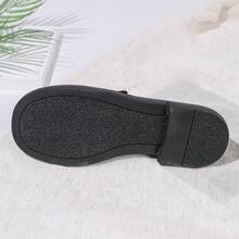 1双彩虹条纹学院风休闲乐福鞋袜，适合商务、通勤、办公室和居家穿着，四季皆宜。 - 黑色 - 查看 8