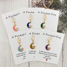 12个/6套星月合金钥匙扣和口袋拥抱卡片钥匙圈套装，适合作为斋月礼物、开斋节礼物，附赠鼓舞人心、温馨的卡片留言。