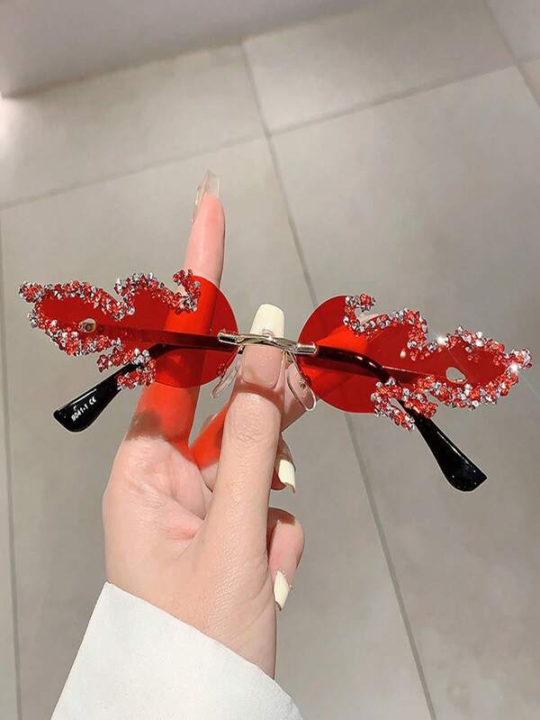 Personalized Flame Dopamine Crystal Inlaid Street Photography Party Concave Handmade Crushed Rhinestone Decorated Fashion Glasses, Suitable For Summer Beach Bonfire Parties, Gifts, Retro Street Style, Driving, Sun Protection, Outdoor Travel, Parties, Stage Performance Glasses Accessories, Halloween And Christmas Glasses Accessories. New Flame Fashion Glasses, Personalized Fashion Feather Fashion Glasses, Metal Party Handmade Crushed Rhinestone Glasses.