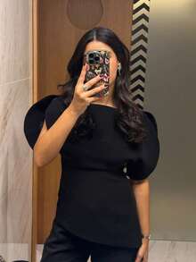 2026 春季新款女装时尚不对称泡泡袖短款修身圆领后拉链上衣，新款街头风黑色夏季上衣 - 黑色 - 查看 6