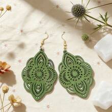 1 Pair Wooden Lace Pattern Carved Pendant Earrings - Green - View 5