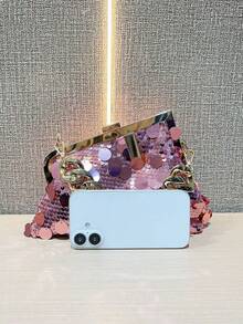 Esta bolsa de festa elegante e luxuosa apresenta enfeites de lantejoulas combinados com uma corrente de metal. Adequada para meninas, mulheres, estudantes universitárias e profissionais jovens, é perfeita para trabalho, negócios, transporte e ocasiões escolares. - Rosa chiclete - Visão 4