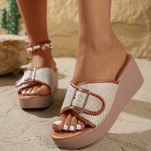 2026夏季新款女式波西米亚风厚底坡跟圆头金属扣棕色休闲凉鞋，适合居家、海滩、度假和日常穿着。 - 棕色 - 查看 13