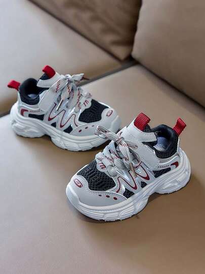 1双男女通用透气网面运动鞋，耐穿防滑户外跑步鞋，时尚百搭学生休闲鞋，适合春秋季穿着