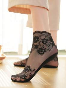 5 par letnich, cienkich, wszechstronnych, oddychających, antyzapachowych, niełatwych do zapięcia, krótkich skarpetek z jedwabnej siateczki z przezroczystą koronką w kwiaty - Wielokolorowe - Zobacz 4